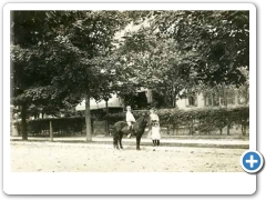 Palmyra - Street scene wth pony ride