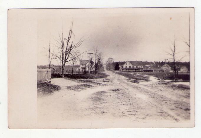 Browns Mills vicinity - Trenton Road looking North - Pine Grove Hotel - Earlins Store - c 1910