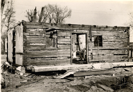 brlngtntwpLog House, Burlington Pike, now Beverly Road, date unknown (demolished 1949) [loose photograph inserted in album]nja