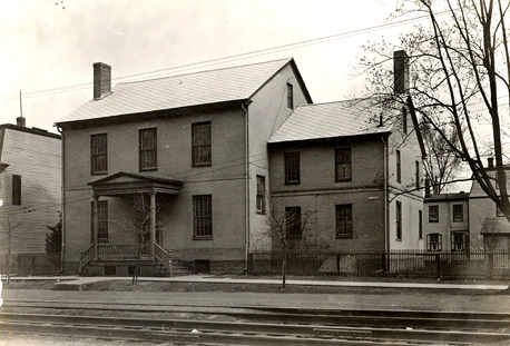 brlngtnJames Kinsey-William Griffith-Moose Family House, Broad St., Burlington, date unknown (owned by Dr. Cassidy in recent years, 1939)nja